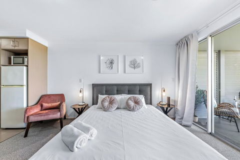 Allure 11- Airlie Central Apartments - eAccommodation 4