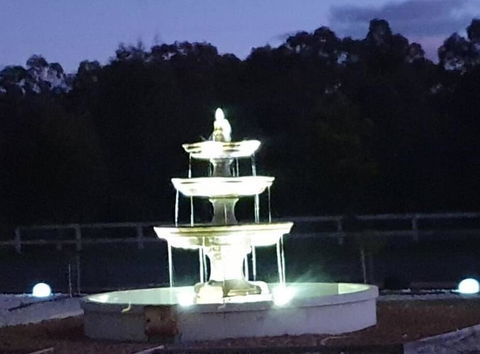 Alma Retreat, King Bed, Family, Pet Friendly - eAccommodation 3