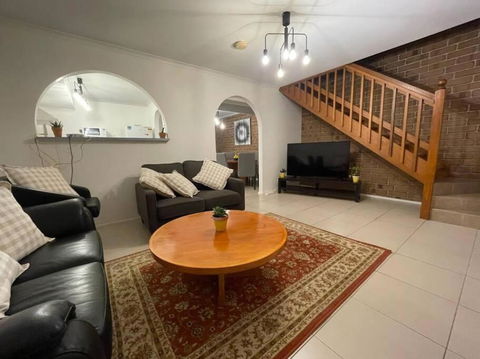 Aloha Adelaide - eAccommodation 3