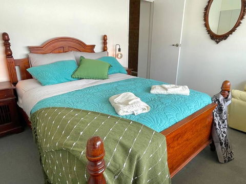 Aloha Adelaide - eAccommodation 0