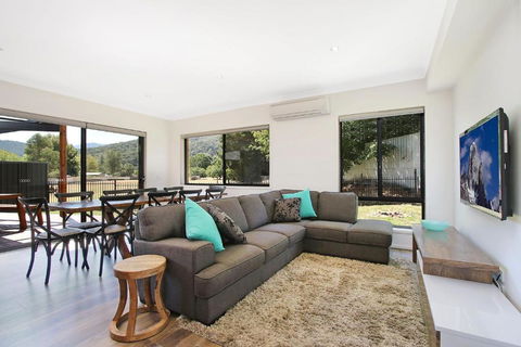 Alpine Knights Stylish Luxury - eAccommodation 2