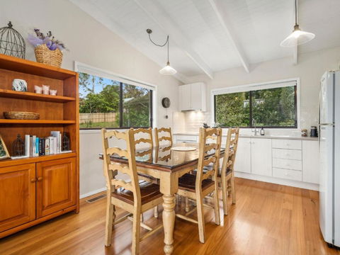 Amaroo Cottage - eAccommodation 3
