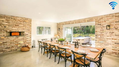 Amaroo - eAccommodation 0