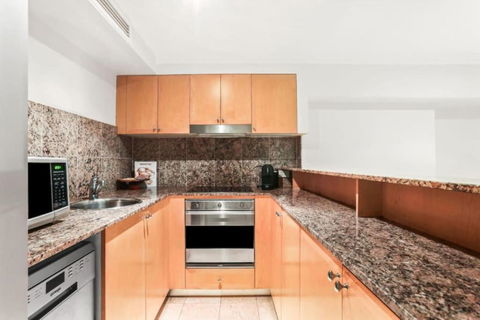 Amazing Apartment In Sydney CBD With Rooftop Pool - eAccommodation 3