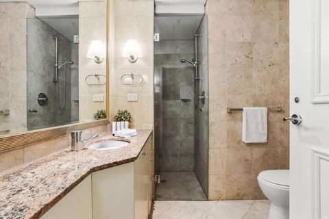 Amazing Apartment In Sydney CBD With Rooftop Pool - eAccommodation 4