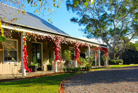 Amberlea Homestead & Cottage - eAccommodation 1