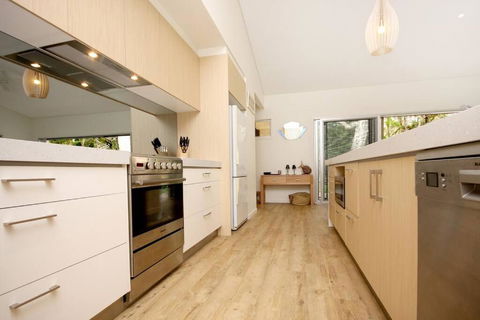 AMIRI AMITY POINT - eAccommodation 2