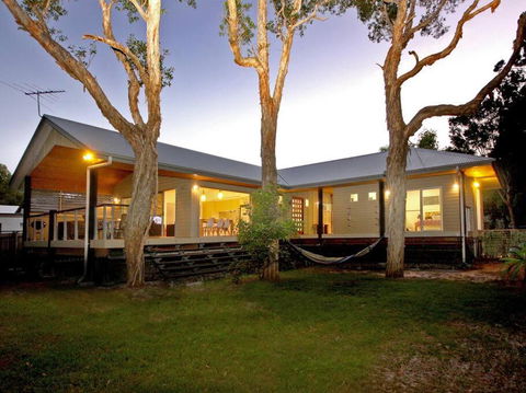 AMIRI AMITY POINT - eAccommodation 0