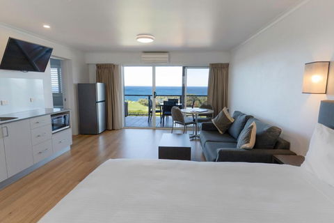Amooran Oceanside Apartments And Motel - eAccommodation 1