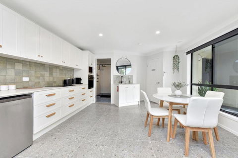 Anaka Retreat - eAccommodation 1