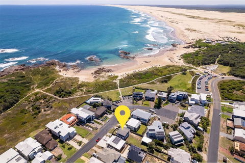 Anna Bay Beach Shack 44 Ocean Avenue Fantastic 2 Storey House With Spectacular Views - eAccommodation 0