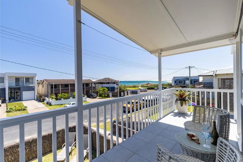 Anna Bay Beach Shack 44 Ocean Avenue Fantastic 2 Storey House With Spectacular Views - eAccommodation 2