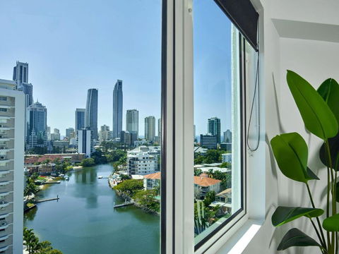 Amazing Views Surfers Paradise 2 Bedroom Unit Close To Everything - eAccommodation 1