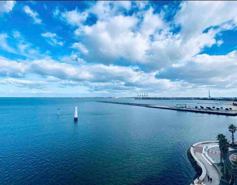 Amzing Ocean View Spacious Three Bedrooms Apartment Port Melbourne - eAccommodation 1