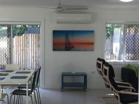 Airy Home - 3 Bedrooms & Office - eAccommodation 4