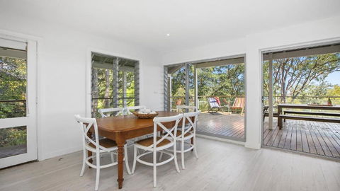 Anthonys Treehouse By The Beach - eAccommodation 3