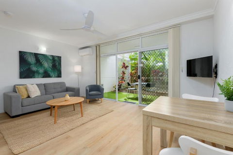 Apartment 4 At Palm Villas - eAccommodation 0