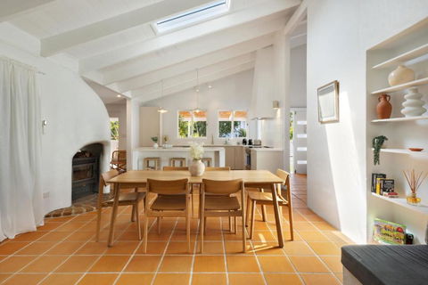 Apollo House And Studio - eAccommodation 0