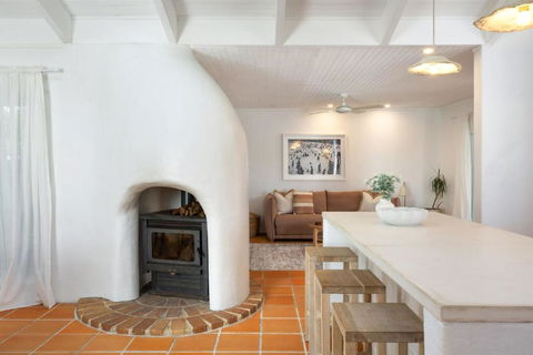 Apollo House And Studio - eAccommodation 3