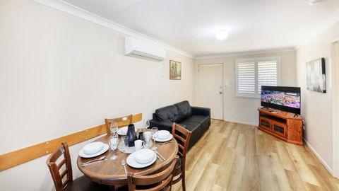 Apollo Lodge - eAccommodation 4