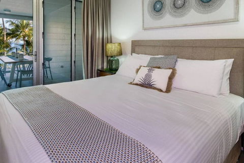 Aqua Aura - Bask In Beachfront Living - eAccommodation 2