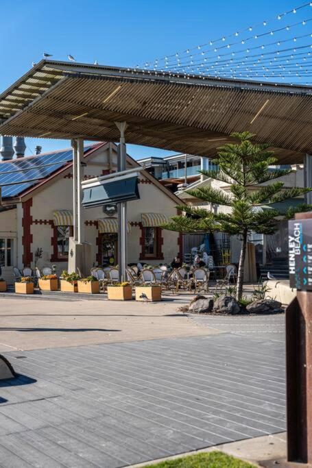 Aqua By The Sea - 1BR, Beachfront, Pool & Gym - eAccommodation 1