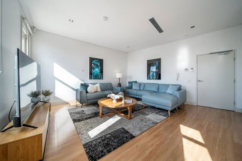 Aqua By The Sea - 1BR, Beachfront, Pool & Gym - eAccommodation 4