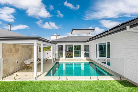 Aquarium 3 Bedroom - eAccommodation 0