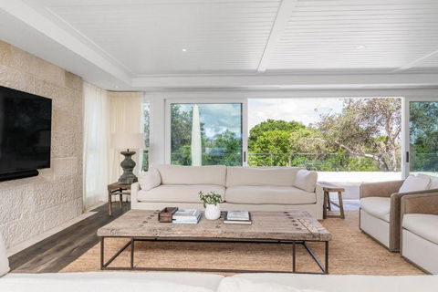 Aquarium 3 Bedroom - eAccommodation 2