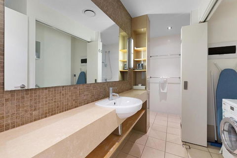 AquaView Boathouse Airlie Beach - eAccommodation 4