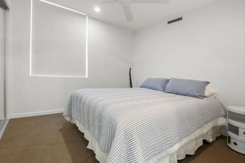 Aquaview Unit 604, 29 Canberra Tce, Kings Beach - eAccommodation 4