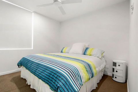 Aquaview Unit 604, 29 Canberra Tce, Kings Beach - eAccommodation 2