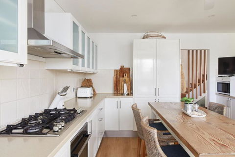 Arabella - 2 Bedroom Holiday House Nelson Bay - eAccommodation 3