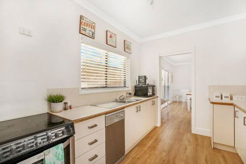 Arborea Country Holiday House Catering For 14 To 16 Guests In The Heart Of Bowral - eAccommodation 4