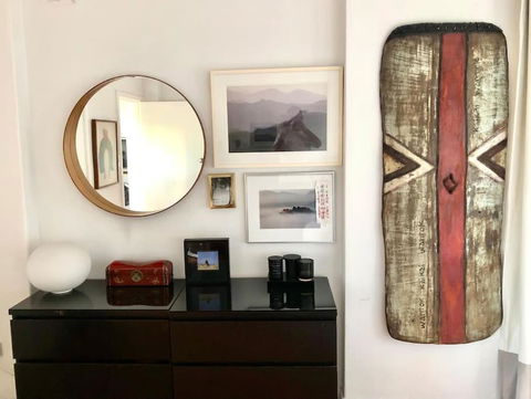 Artistic, Spacious And Comfortable 1 Bedroom Apartment - eAccommodation 4