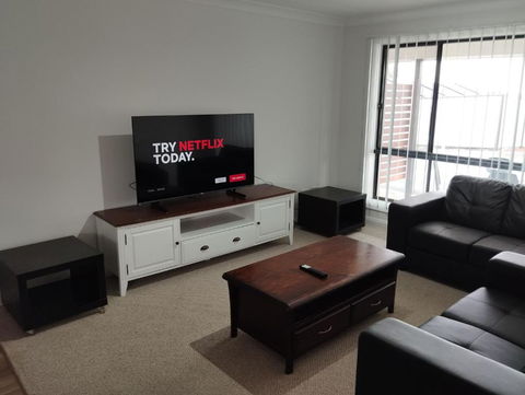 Ascot Gardens Serviced Apartments - eAccommodation 4