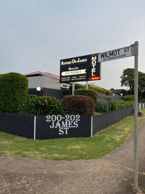 Asters On James Motor Inn - eAccommodation 1