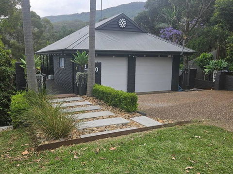 Austinmer Coastal Retreat - eAccommodation 0