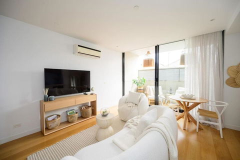 Ava, 100m To Beach - eAccommodation 1