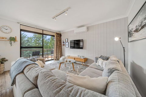 Avalanche 3 - 3BR Apartment L Central Location L Balcony L WiFi - eAccommodation 2