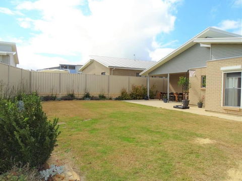 Avella House - eAccommodation 2