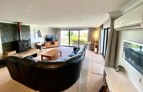 Aviemore 4 14 Cobbodah Street - eAccommodation 0