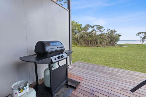 Avon - Waterfront Retreat - eAccommodation 4