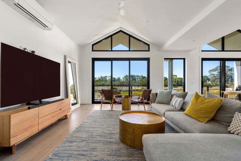 Awakening Broadbeach - Wifi, Linen - eAccommodation 3