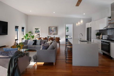 Away - eAccommodation 0