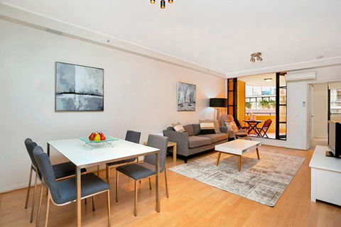 AX301 - Located In The Heart Of North Sydney - eAccommodation 0