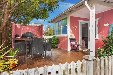 Atlantis Retro Beachside Couples Retreat - eAccommodation 0