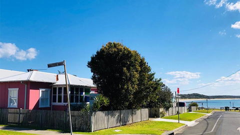 Atlantis Retro Beachside Couples Retreat - eAccommodation 1