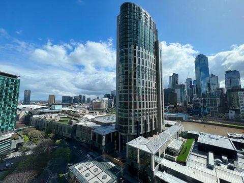 Astonishing Southbank Pearl Tower Residences Near Crown Casino - eAccommodation 1
