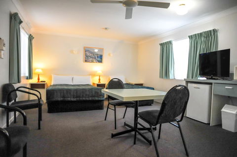 Southport Motel & Apartments - eAccommodation 21